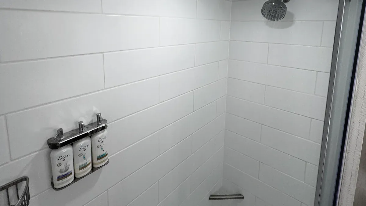 防水リニア照明が最も一般的に設置されている場所